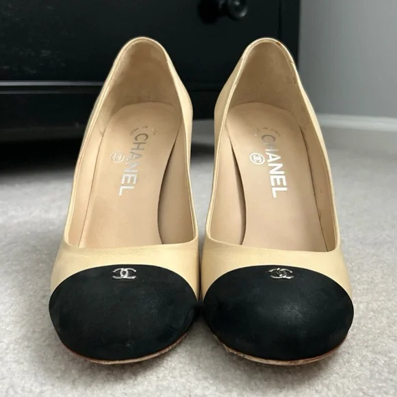 ❗️SOLD❗️ CHANEL Beige And Black Goatskin Cap Toe Heels CC Size 37 US 7 Pumps - Picture 4 of 14